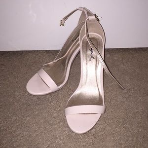 Nude/Beige/Cream Strappy Sandal - 6